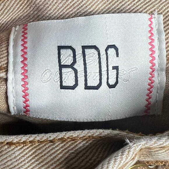 BDG by URBAN OUTFITTERS Cheeky High Rise Denim Shorts Frayed Hem Beige Size 26 - Picture 6 of 9